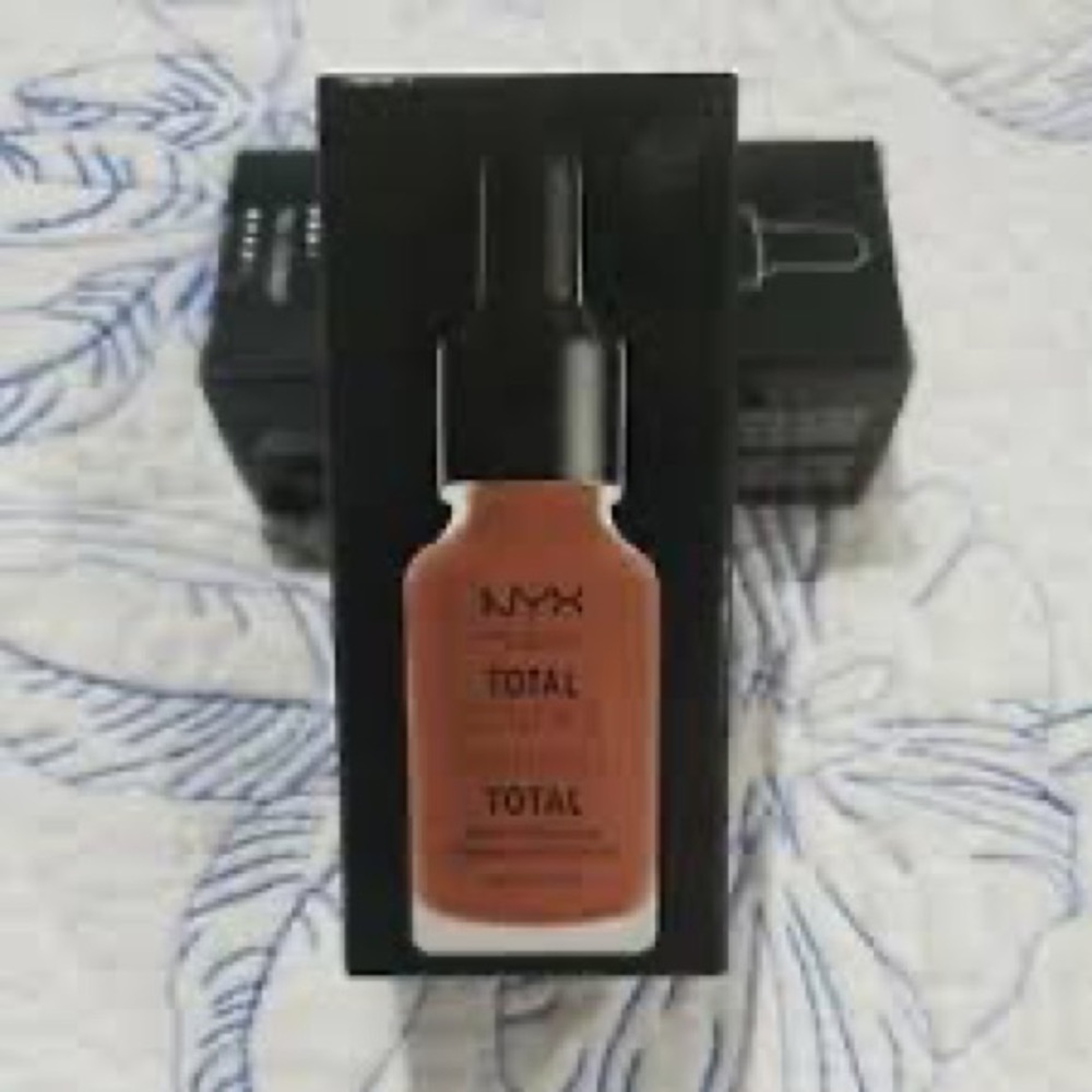 New!!! Bottle of NYX Makeup Total Control Drop Foundation. Color. Cocoa